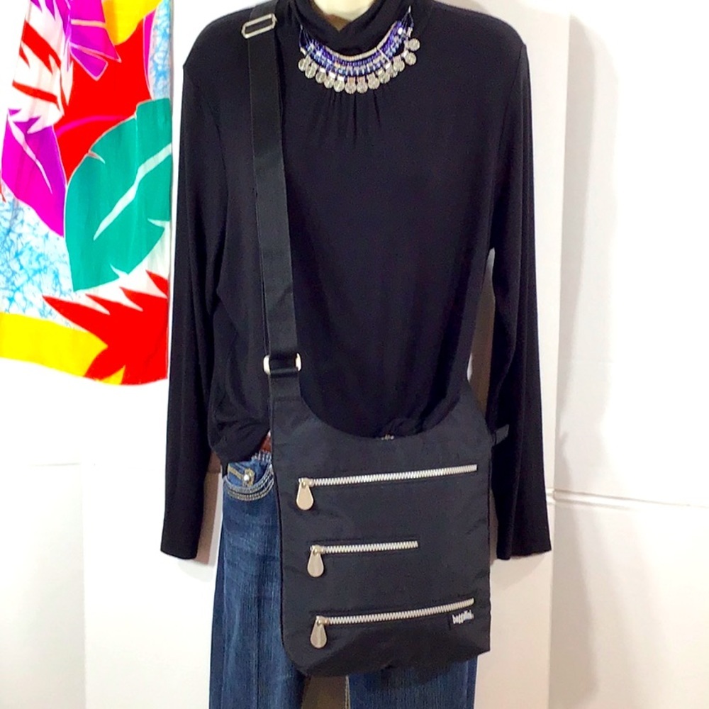 Baggallini black big zipper crossbody bag